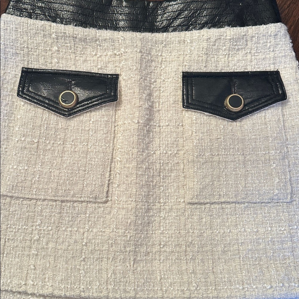 Veronica Beard White Tweed and Black Leather Mini Skirt - Picture 4 of 7